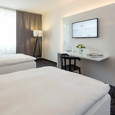 Hotel Iat Plaza 4*